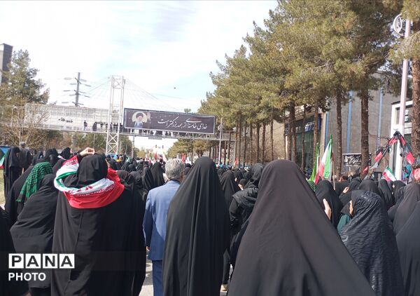 تشییع پیکر مطهر شهدای پایگاه نظامی هوانیروز
