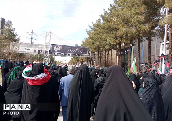 تشییع پیکر مطهر شهدای پایگاه نظامی هوانیروز