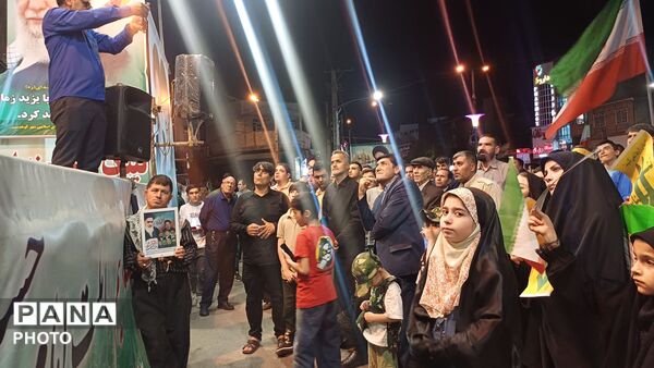 کوهدشت  یک صدا،اجتماع مردمی برای دفاع از وطن  وبیعت بارهبر جدید