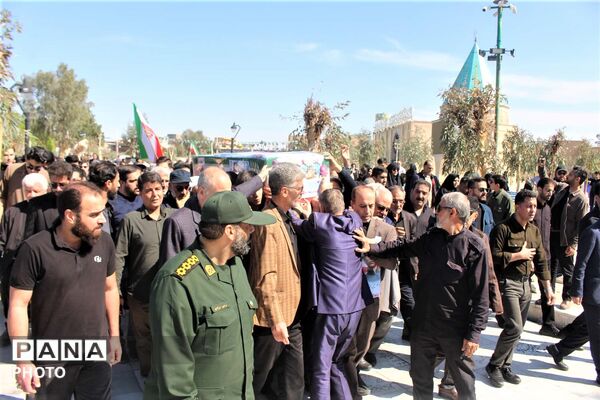 آیین تشییع پیکر دانش‌آموز شهید «سید محمد حسینی مقدم»