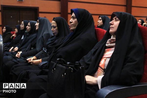 آیین اختتامیه طرح‌ها و برنامه‌های آموزشی بهارستان‌دو
