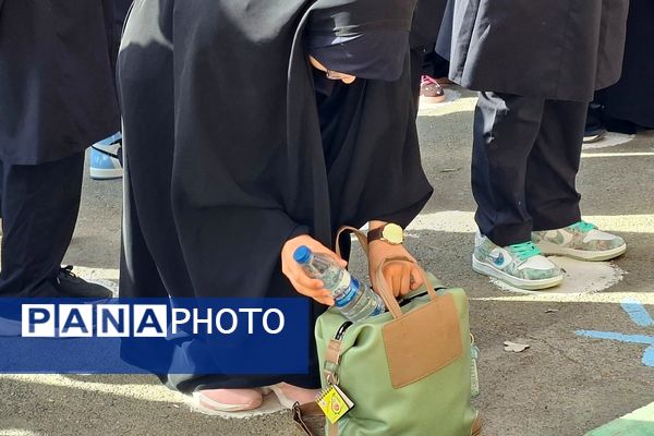 دانش‌آموزان شهریاری روز اول سال تحصیلی را به پایان رساندند