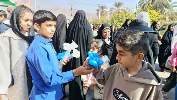 برپایی موکب  توسط هیات دانش‌آموزی و پیشتازان آموزشگاه شهید منصور عامری 