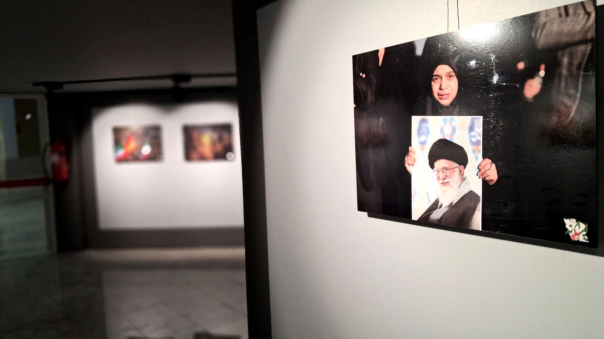 هم‌صداییِ دو نگاه در نمایشگاه «اینجا ایرانه»