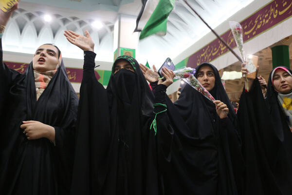 اجتماع عظیم دختران دانشجوی کشور در حرم حضرت معصومه(س)