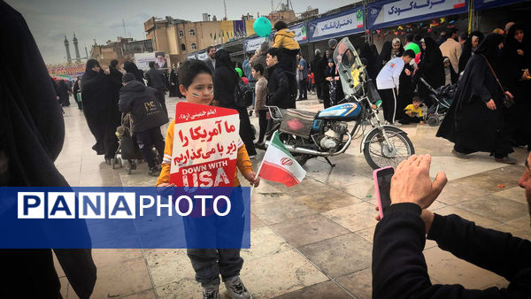 شکوه عشق و ارادت مردم به وطن