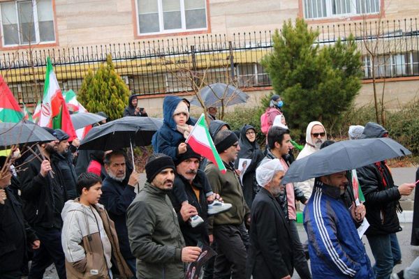 حضور حماسی مردم شهرستان پردیس در راهپیمایی روز قدس با وجود بارندگی