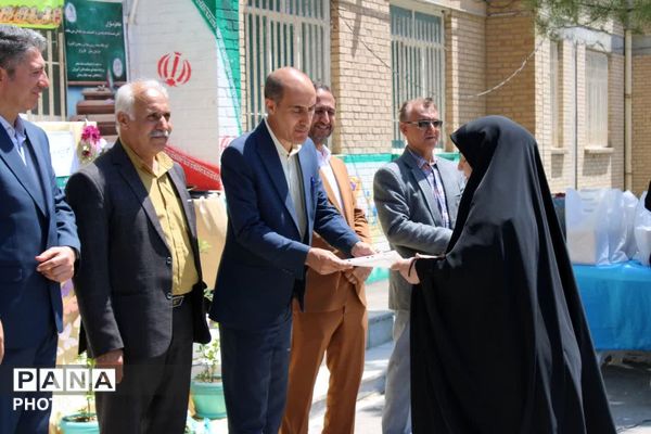 زنگ سپاس معلم در فاروج به صدا در آمد 