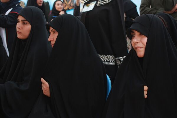 افتتاح نخستین جشنواره تن‌پوش نور، نمایشگاه مُد و لباس ایرانی اسلامی در شهرستان بهارستان 