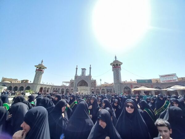 دسته عزاداری بانوان قم در سالروز شهادت امام رضا(ع)