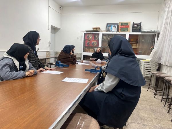 جلسه سفیران سلامت دبیرستان مطهره ناحیه ۶ مشهد مقدس