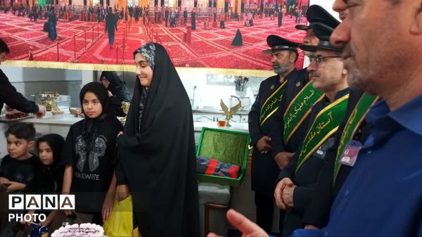 دیدار مسئولان قم با خانواده شهید محمد وزینی اکبر