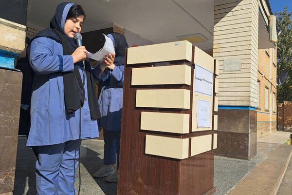 طنین نوای عشق و عزا؛ مراسم عزاداری دهه دوم فاطمیه در مدارس بهارستان‌دو