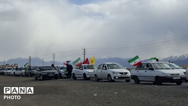 جلوه‌هایی از حرکت کاروان خودرویی بیعت با رهبر انقلاب در شهر کهک