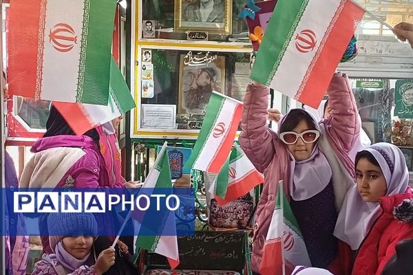 اجرای طرح «لاله‌های روشن» در دبستان آزاده ناحیه 2 شهرری 