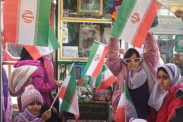 اجرای طرح «لاله‌های روشن» در دبستان آزاده ناحیه 2 شهرری 