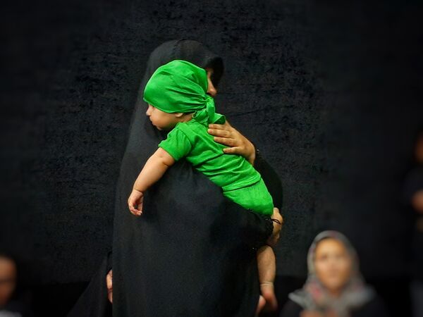 حماسه عشق و وفا در جمع شیر‌خوارگان حسینی