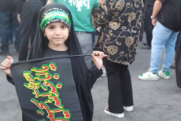 حضور پرشور کودکان و نوجوانان ورامینی در مراسم عزاداری روز عاشورا