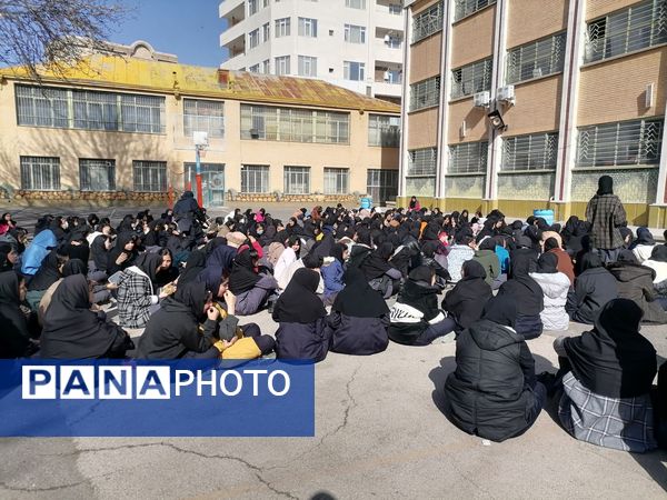 جشن نیمه شعبان  و دهه فجر در دبیرستان شهید  مرتضی مطهری (عترت) 