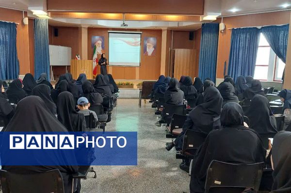 کارگاه توانمندسازی مراقبین و رابطین سلامت مدارس ناحیه۶