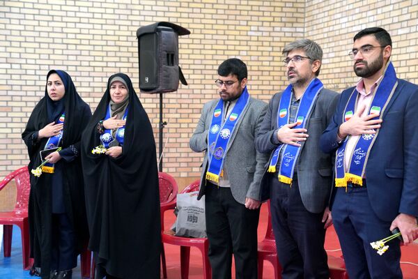 مانور یاوران انقلاب در دبستان دخترانه حاج حسن اصلانی ۲