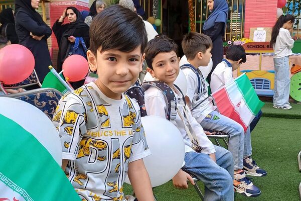 گام نهادن دانش‌آموزان کودکستانی شهرستان ورامین در مسیر تعلیم و تربیت