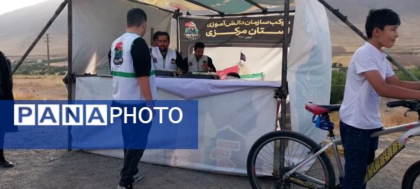 موکب «عشاق الحسین(ع)» در مسیر پیاده‌روی جاماندگان اربعین شازند 