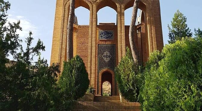 روایتی از تاریخ و ادب در آرامگاه میررضی‌الدین تویسرکان
