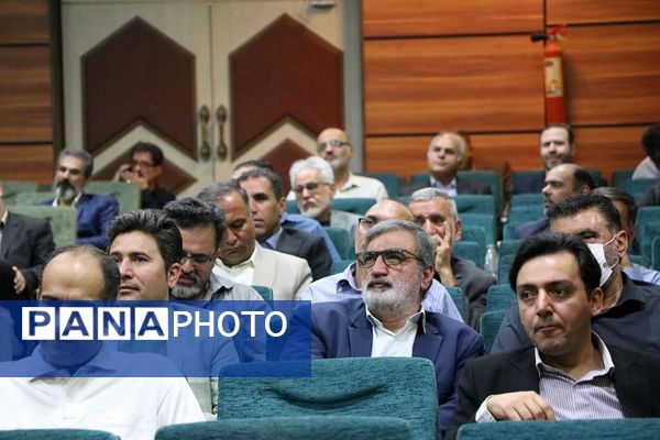 حضور مدیران ناحیه دو شهرری در مراسم تقدیر از مدیر و معاونین اسبق ناحیه 