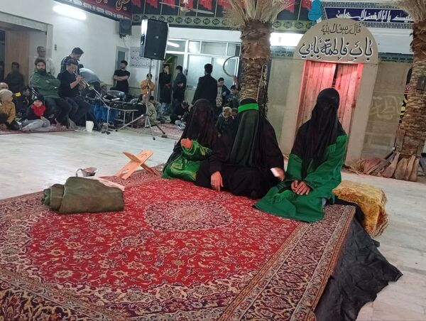 اجرای نمایش و شبیه خوانی دهه فاطمیه در تکیه ابوالفضلی روستای فدافن