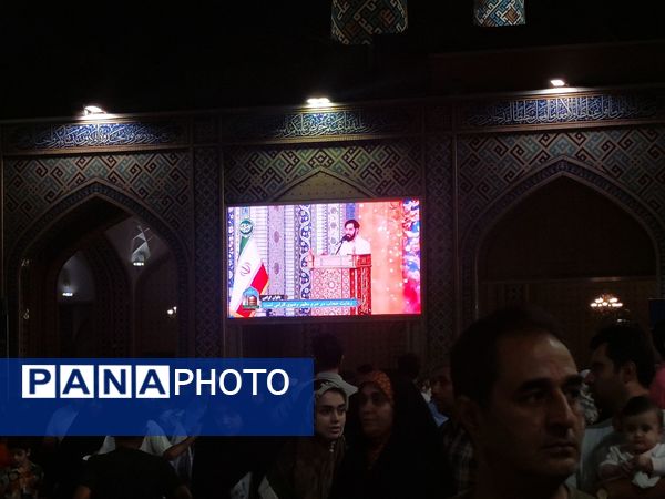 شکوه و سرور در بارگاه منور رضوی در شب ولادت پیامبر اعظم(ص)