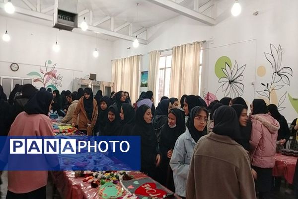 برپایی نمایشگاه و بازارچه کارو فناوری در دبیرستان شهید مجید دهنوی نیشابور