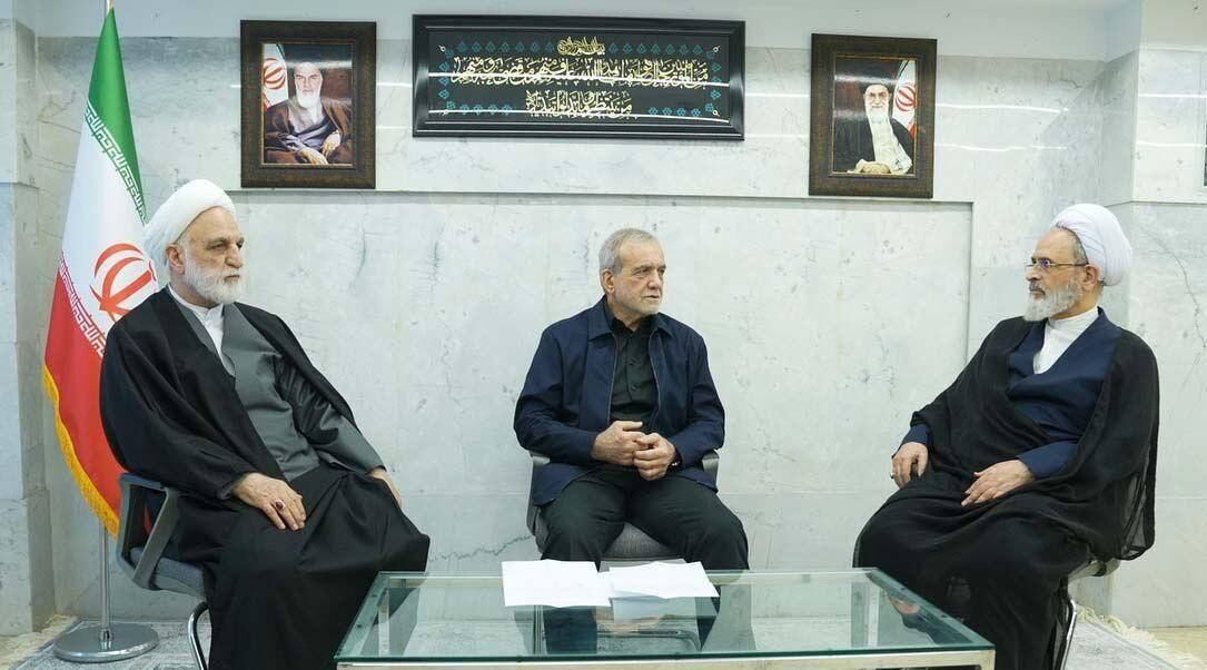 واگذاری اختیار عزل و نصب مقامات نظامی و انتظامی و اعلان صلح و جنگ به شورای موقت رهبری