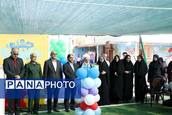 نواخته شدن زنگ شکوفه‌ها در یزد