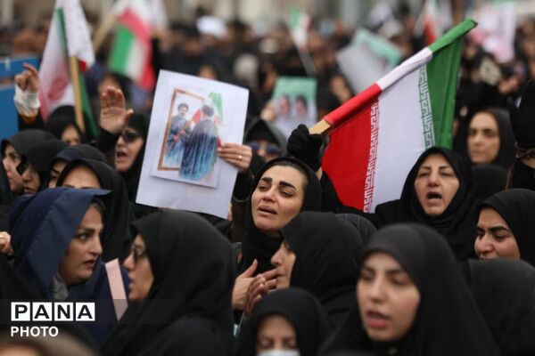 حضور حماسی و پرشور فیروزکوهی‌ها در راهپیمایی و تشییع شهدا؛ تجلی غیرت دینی و انقلابی مردم روزه‌دار فیروزکوه