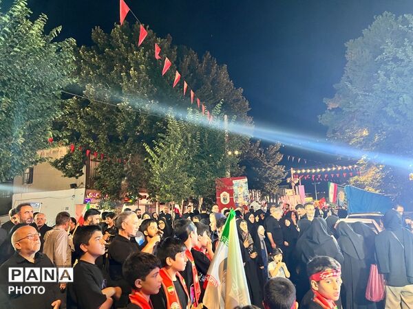 حضور باشکوه دانش اموزان و فرهنگیان در برنامه احلی من العسل