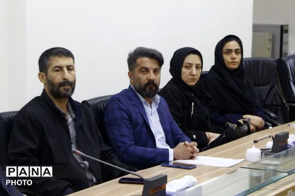 جلسه ستاد تنظیم بازار فیروزکوه برای مدیریت بازار رمضان و نوروز