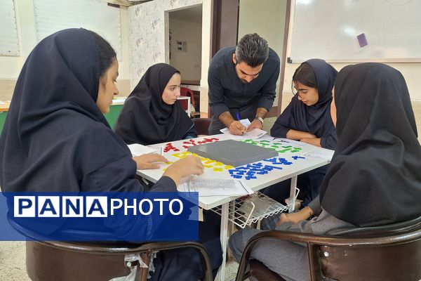 مسابقات بازی‌های فکری رویش دختران مرحله استانی در شیراز