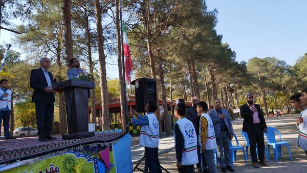 بازدید مدیرکل مدیر بحران استانداری اصفهان از اردوهای طرح تمشک استان اصفهان
