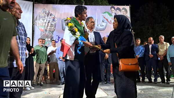 حضور قهرمان  ورزشکار نظرآبادی در اجتماعات شبانه 