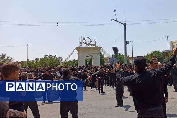 آباده در تاسوعای حسینی غرق در ماتم و عزا 