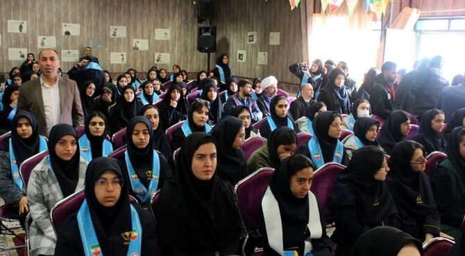 نواختن گلبانگ انقلاب اسلامی در استان البرز 