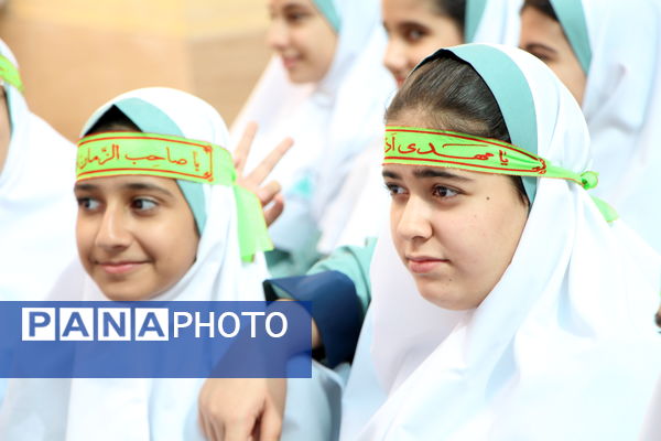 برگزاری یادواره شهدای منا و جنگ ۱۲ روزه در مدرسه شاهد نیک اندیشان