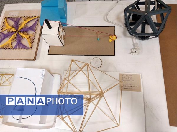 برپایی نمایشگاه ریاضی در دبیرستان آرمینه مصلی‌نژاد