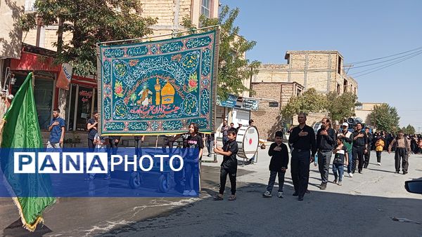 خیابان‌های بن، رنگ ماتم گرفت: تشییع نمادین پیکر امام هشتم