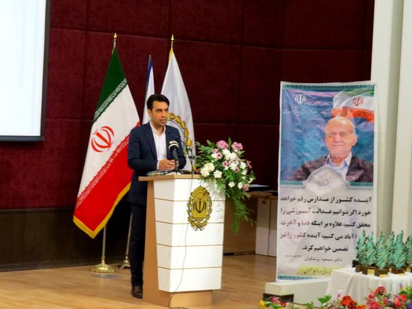 آیین تجلیل از معلمان نمونه استانی در بجنورد