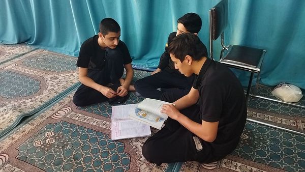  تفریح و مطالعه در دل اعتکاف