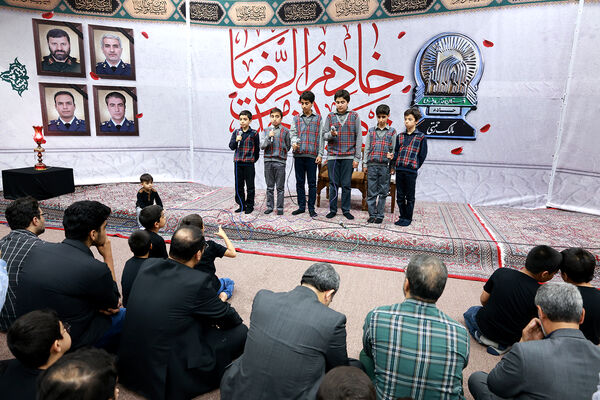 مراسم بزرگداشت شهیدان خدمت در دبیرستان متوسطه دوم امام صادق(ع)