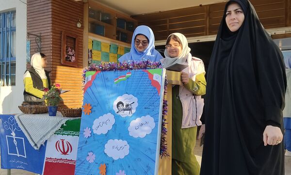 هفته بسیج دانش‌آموزی در دبیرستان فرزانگان قائمشهر