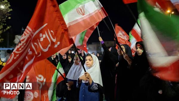 برگزاری برنامه فرهنگی‌هنری «موکب عشاق‌الزهرا» به همت دبستان دخترانه شهادت در یزد